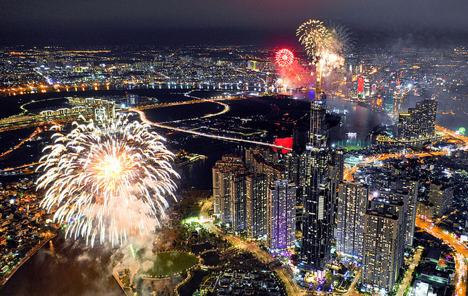 TP.Hồ Chí Minh bắn pháo hoa mừng lễ 30/4