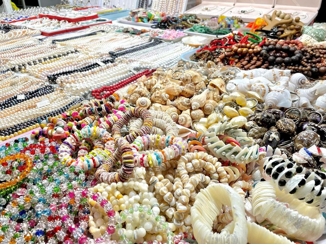 Các món đồ trang sức có thể mua làm quà lưu niệm Phú Quốc