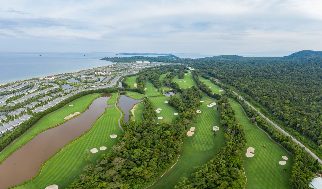 Toàn cảnh sân golf Vinpearl Golf Phú Quốc nhìn từ trên cao