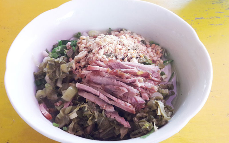 Món phở trộn Tây Bắc đầy đặn hấp dẫn