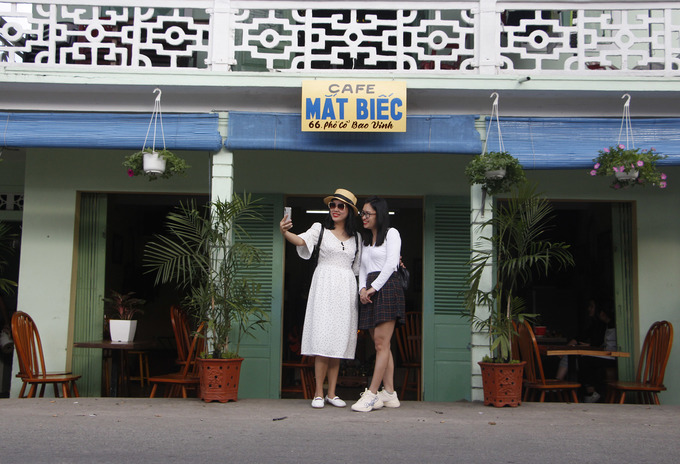 Căn nhà Hà Lan ở phố cổ Bao Vinh được cải tạo thành quán cà phê phim trường Mắt Biếc