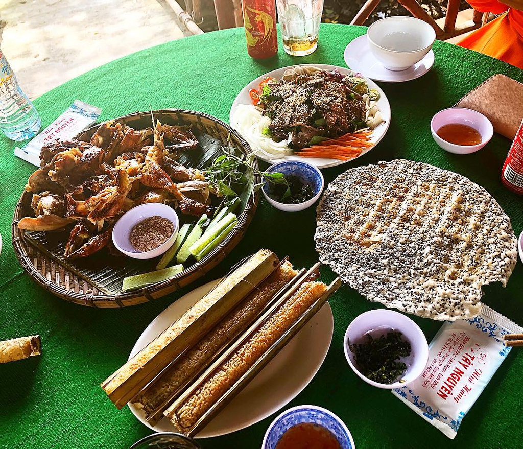 Cơm lam gà nướng đặc sản Gia Lai