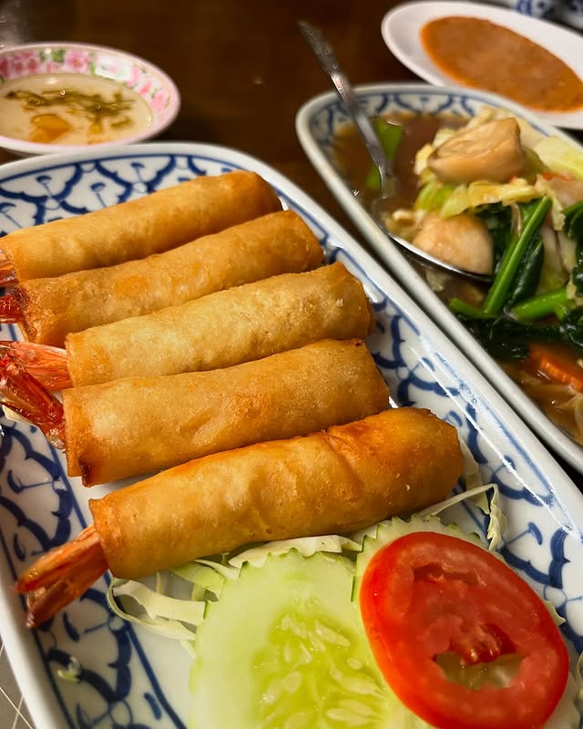 Food court ẩm thực Bangkok trong trung tâm thương mại