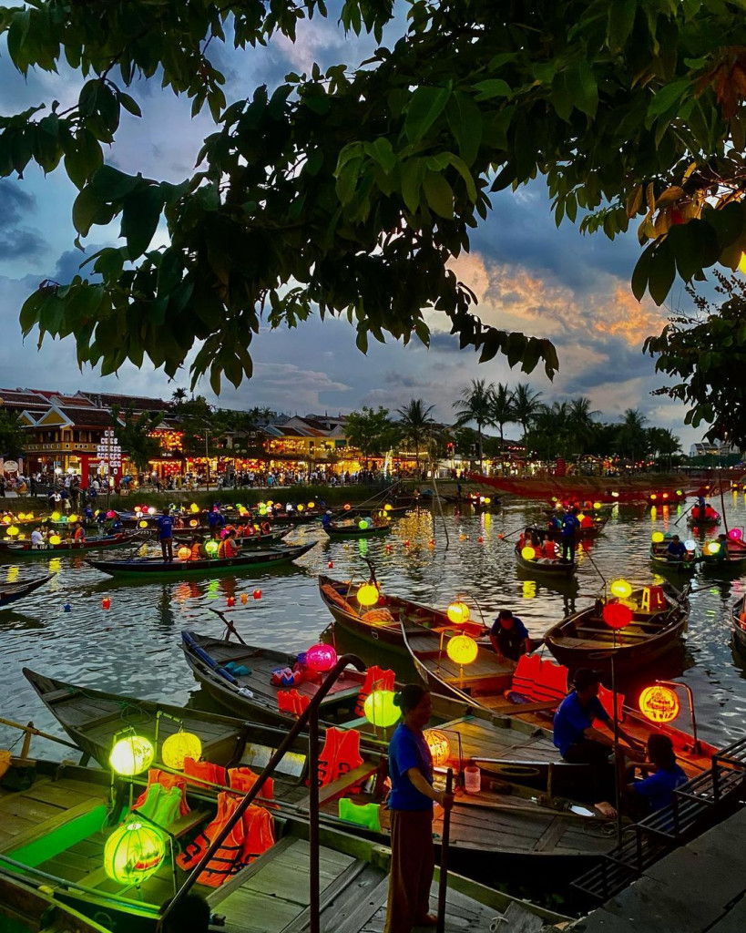 Hoàng hôn trên sông Thu Bồn nhìn từ phố cổ Hội An