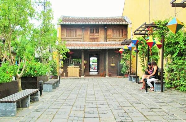 Khu vực thông tin du lịch ở trung tâm phố cổ Hội An.