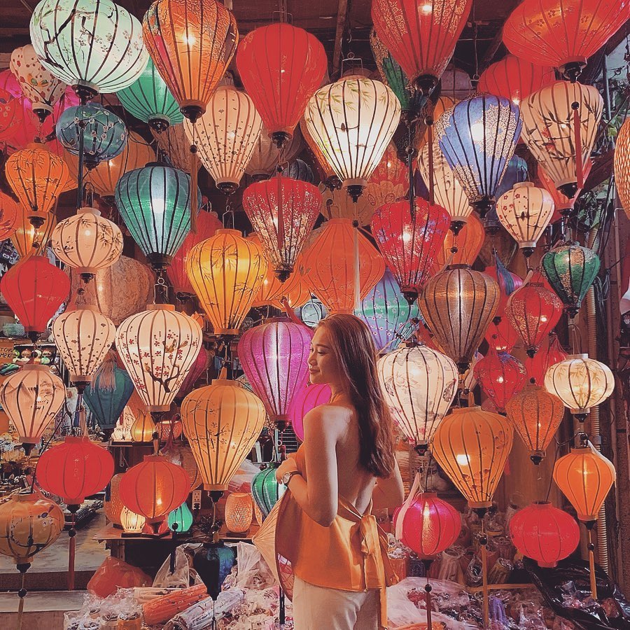 Đèn lồng rực rỡ tại Hội An về đêm