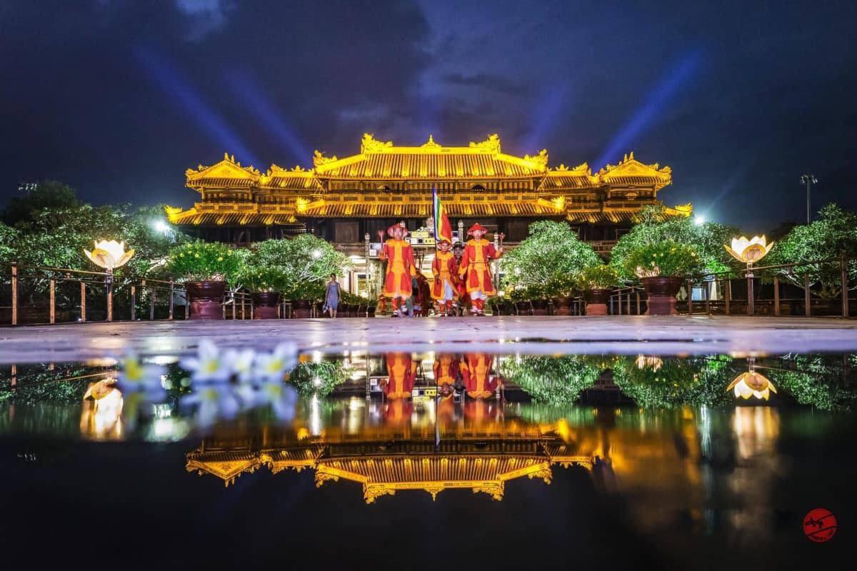 Các hoạt động biểu diễn tại phố đêm Hoàng Thành Huế
