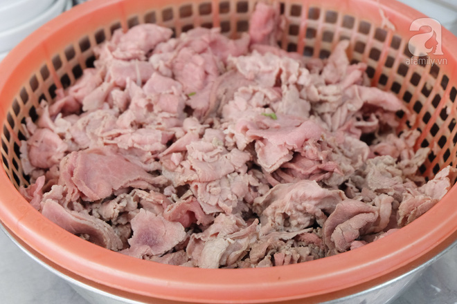 Quán phở hai tô Pleiku nổi tiếng Phở Hồng