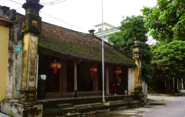 Mái đình vút cong thanh thanh một góc trời tại Đình Hiến
