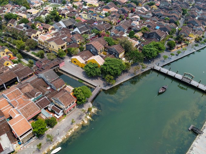 Hội An yên vắng với góc Chùa Cầu và sông Hoài thưa vắng thuyền