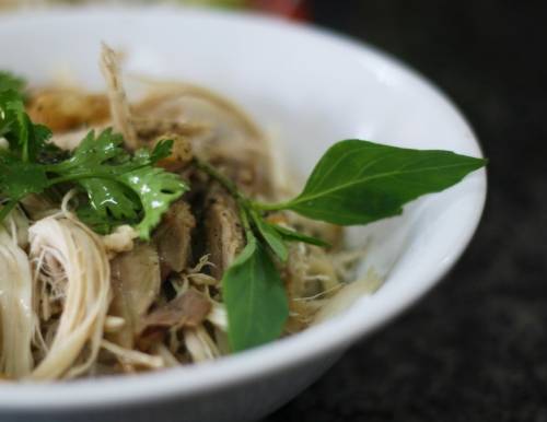 Phở khô Pleiku gà là lựa chọn được nhiều thực khách yêu thích
