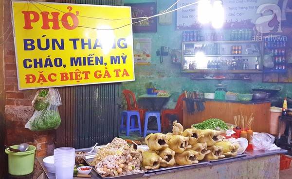 Phở gà Lò Đúc ăn đêm ngon bổ rẻ
