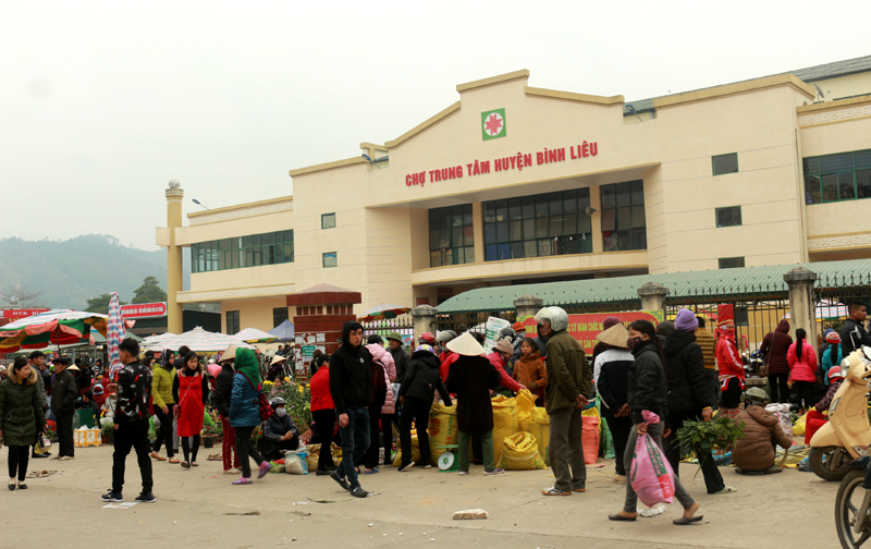 Chợ phiên Bình Liêu tập trung nhiều món ăn ngon