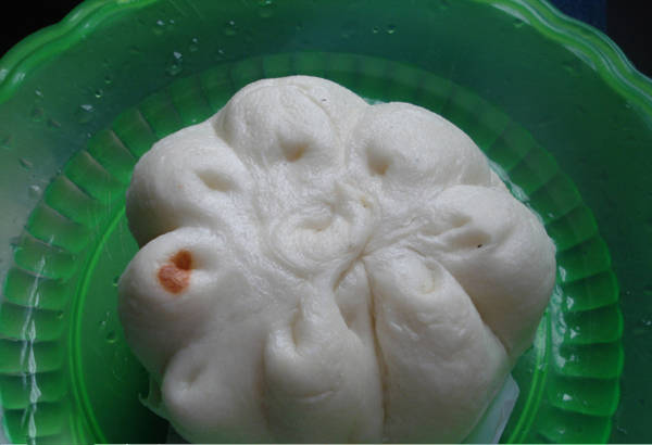 Bánh bao trứng muối Lương Văn Can
