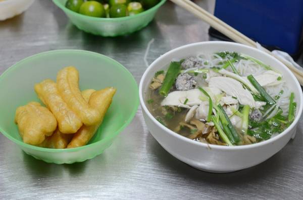 Bữa ăn sáng Phố Cổ Hà Nội chất lượng giá bình dân