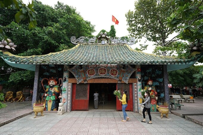 Không gian hành hương thanh tịnh tại Phù Châu Miếu