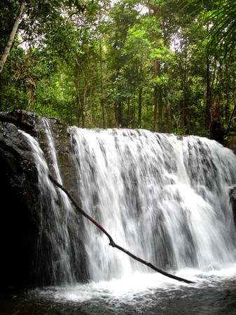 Suối Tranh Phú Quốc mùa nước đổ