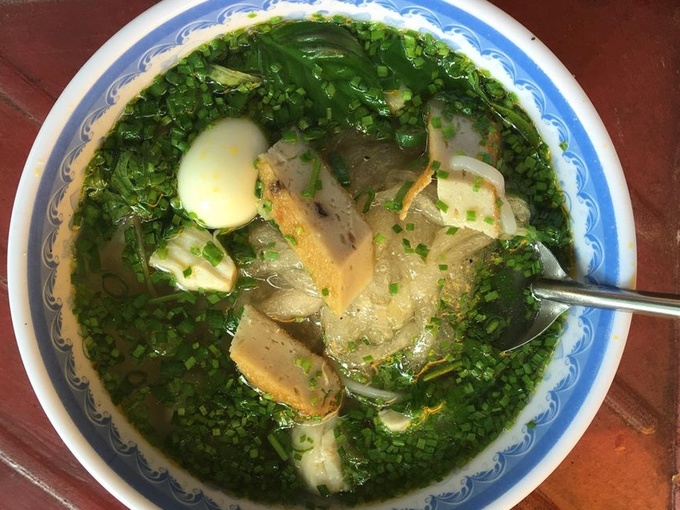 Bánh canh hẹ món ăn bình dân Phú Yên với chả cá dai