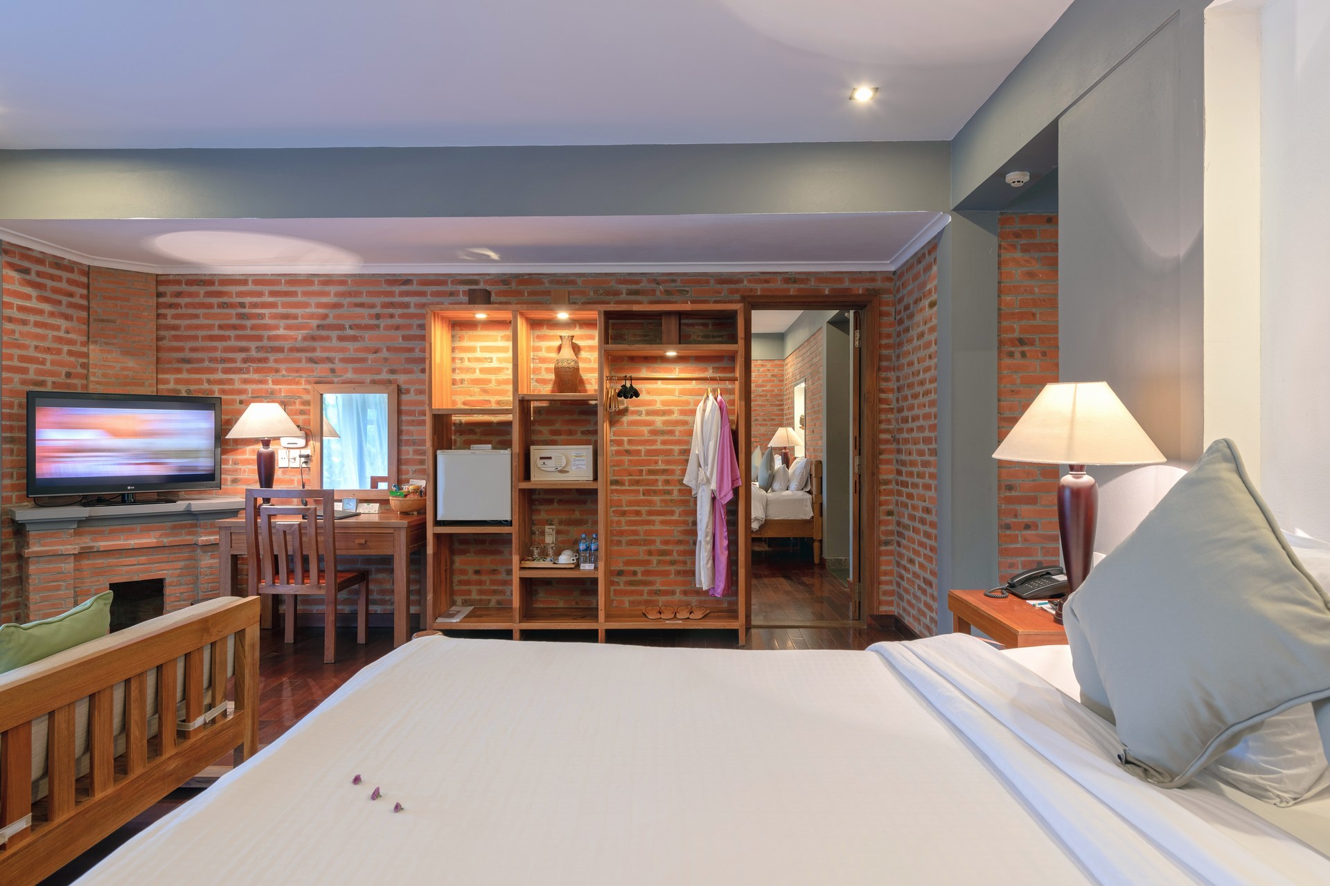 Không gian rộng rãi phòng Family Deluxe