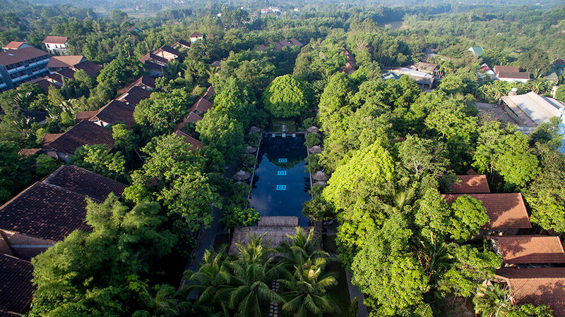 Khuôn viên thanh bình tại Pilgrimage Village Resort & Spa Huế