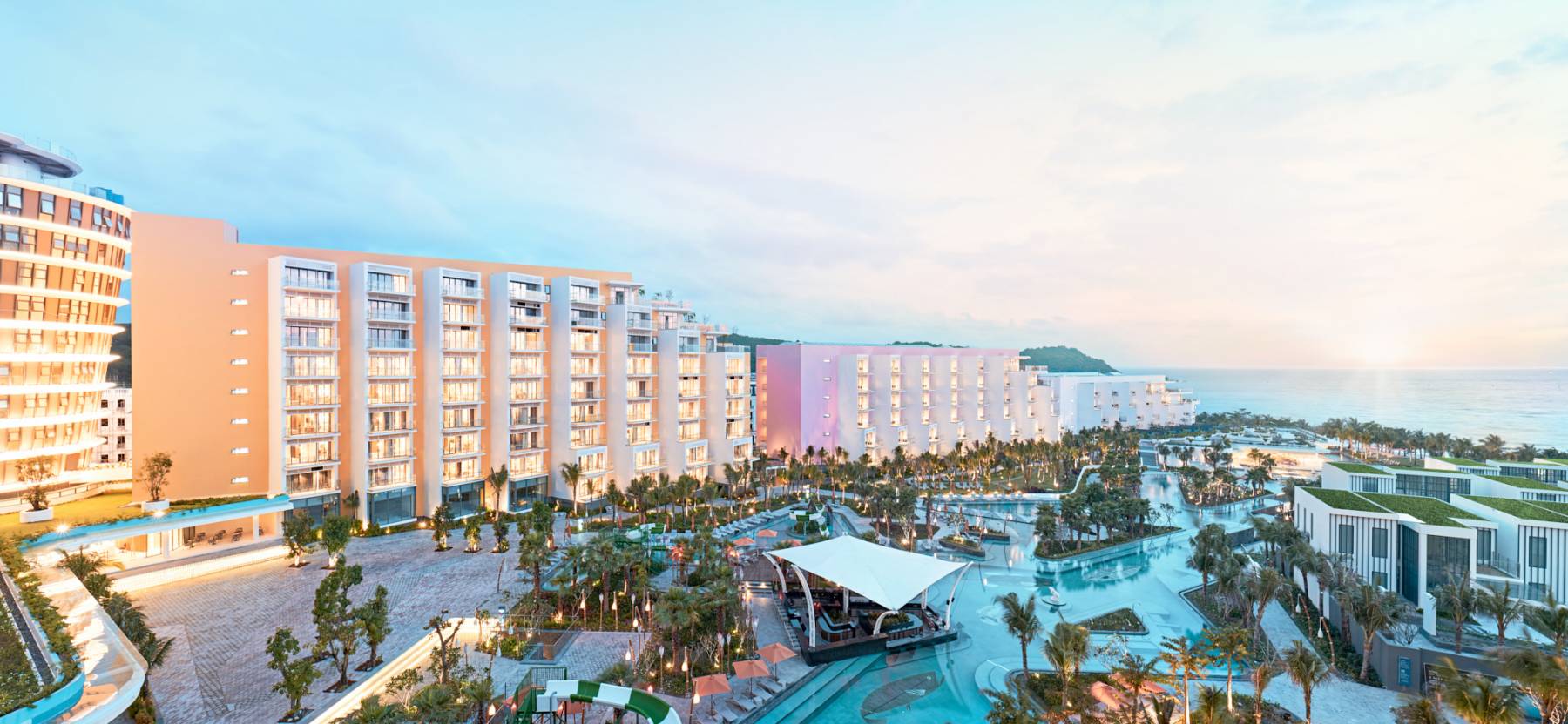 Kỳ nghỉ sang trọng bên bãi Khem xinh đẹp cùng Premier Residences Phú Quốc Emerald Bay