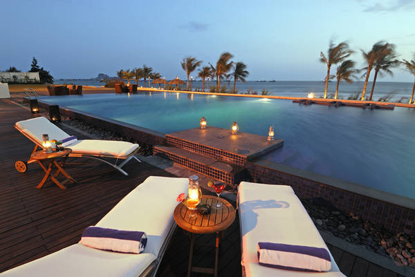Hồ bơi ở Princess D'Annam Resort & Spa.