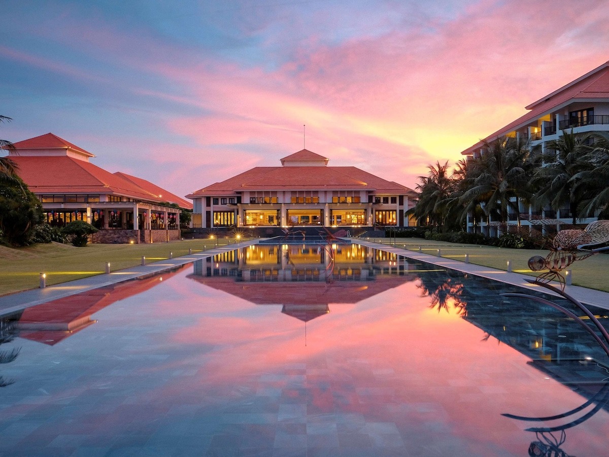 pullman đà nẵng beach