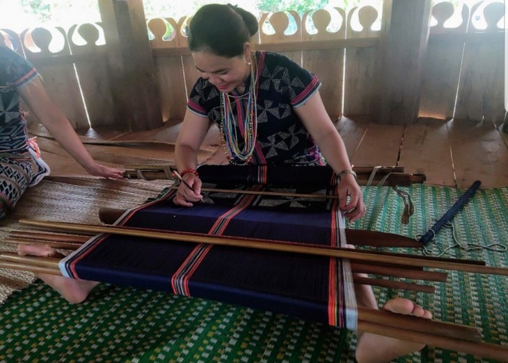 Thổ cẩm. Ảnh: Ngọc Anh