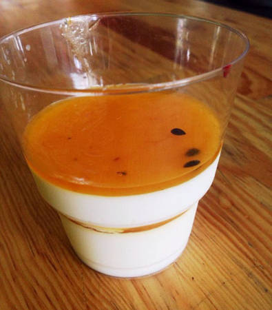 Panna cotta mềm mịn là câu trả lời thú vị cho việc ăn gì ở Nha Trang