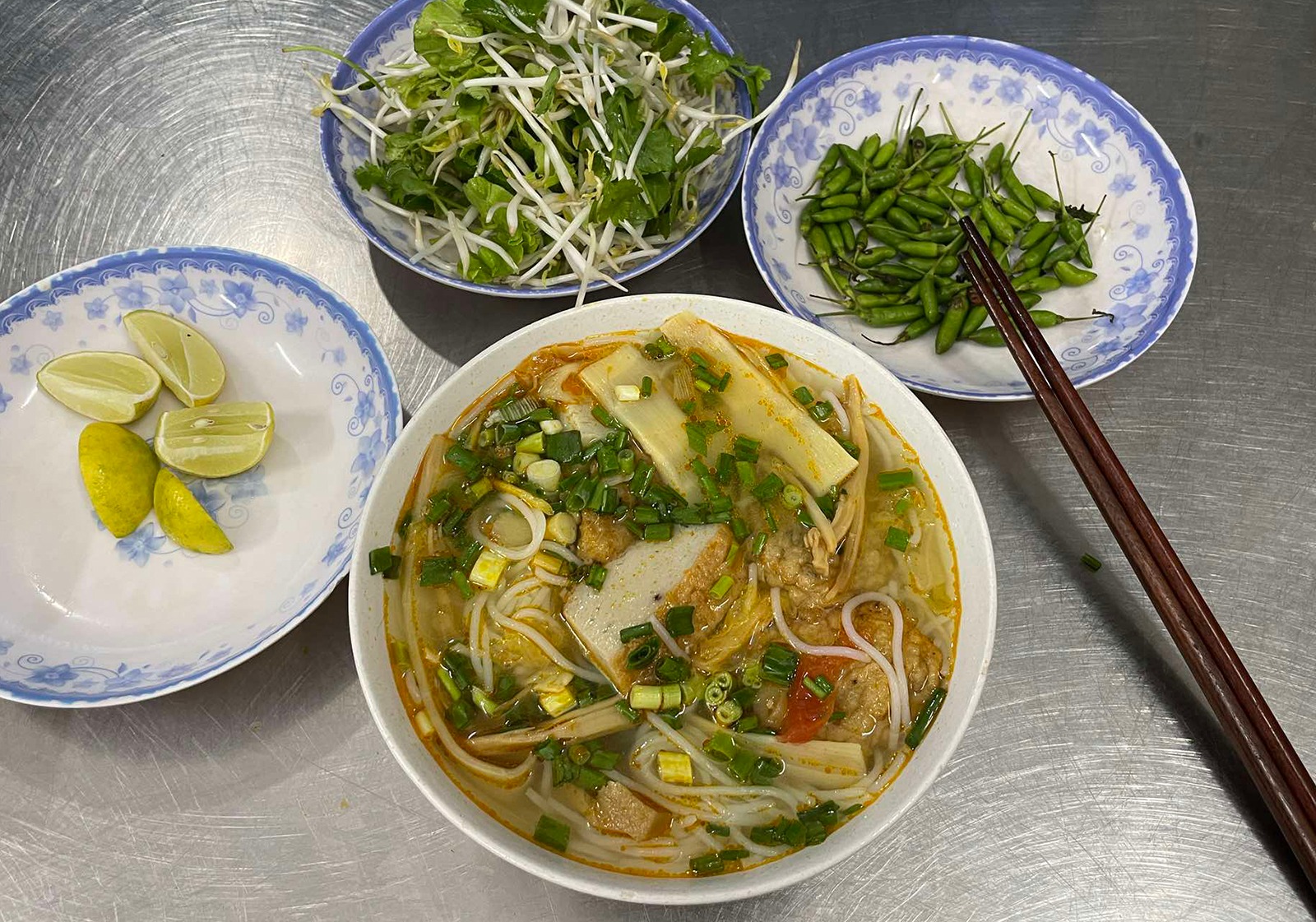 Bún chả cá tại quán ăn Đà Nẵng