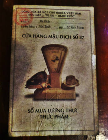 Sổ thực đơn độc đáo mô phỏng sổ mua lương thực