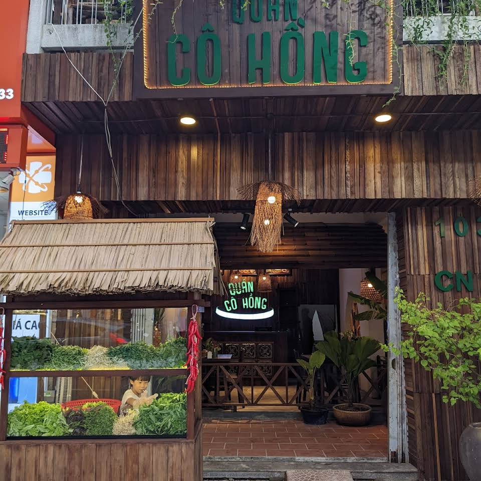 Quán cô Hồng chuyên món đặc sản Đà Nẵng