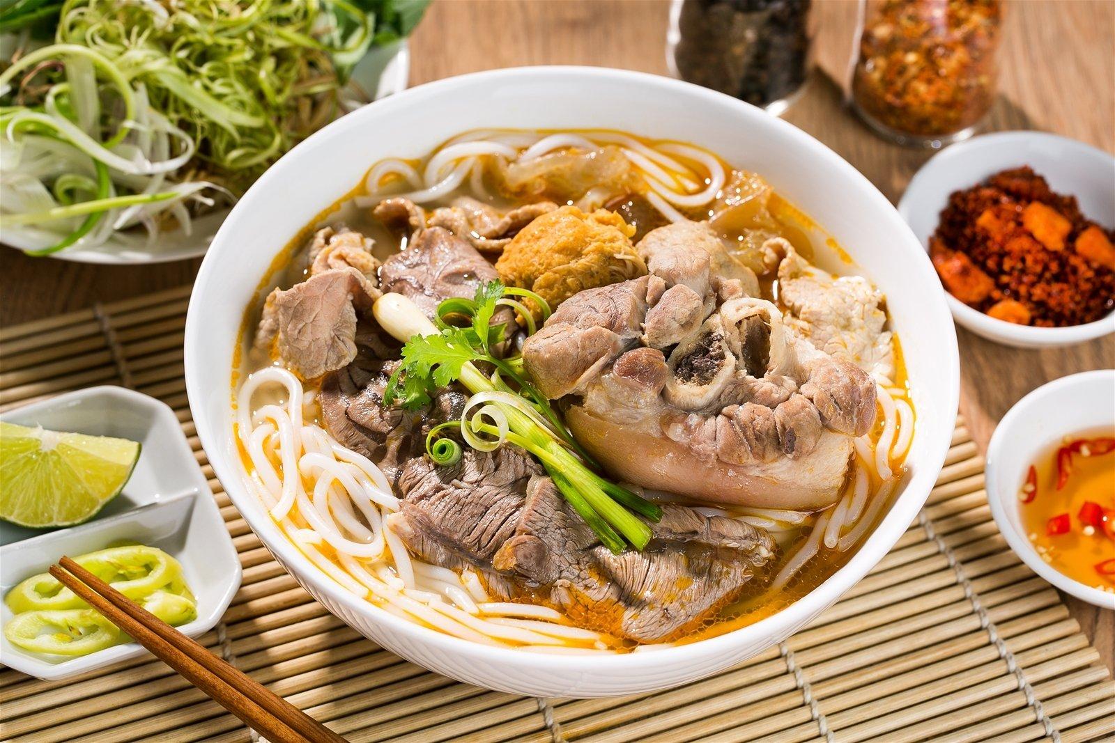 Bún bò Huế thơm ngon đậm đà tại Nha Trang