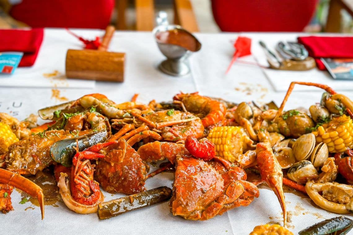 Thưởng thức hải sản tươi sống tại quán ăn ngon Nha Trang