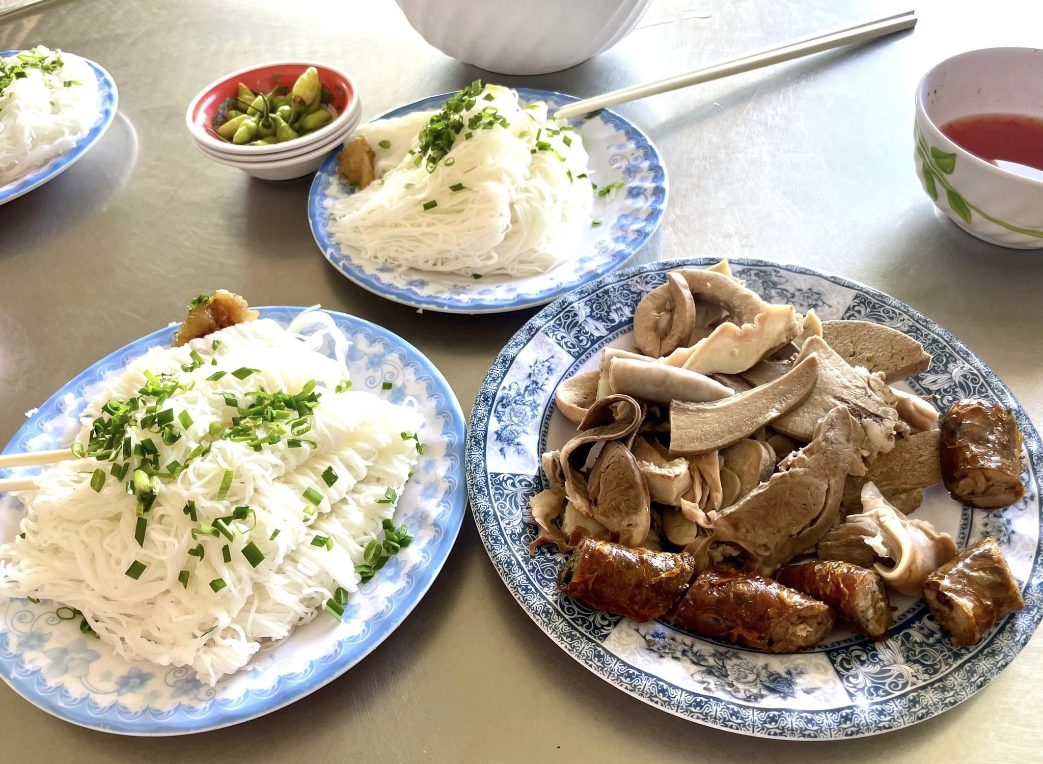 Bánh hỏi lòng heo ngon Phan Thiết