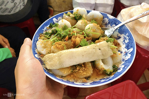 Suất bánh bèo chợ Bến Thành có giá 25.000 hoặc 30.000 đồng