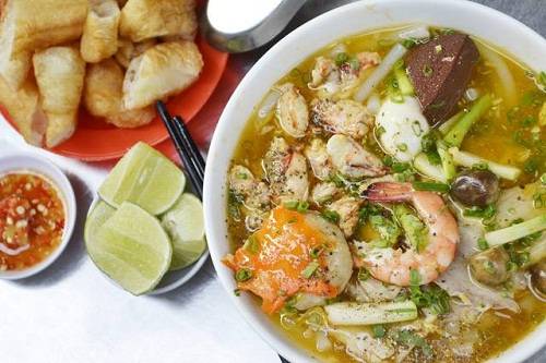 Tô bánh canh cua Sài Gòn có giá 35.000 đồng. Ảnh: Lê Nga.