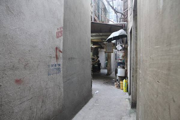 Quán bánh đúc 30 năm nổi tiếng Hà Nội nằm trong ngõ nhỏ