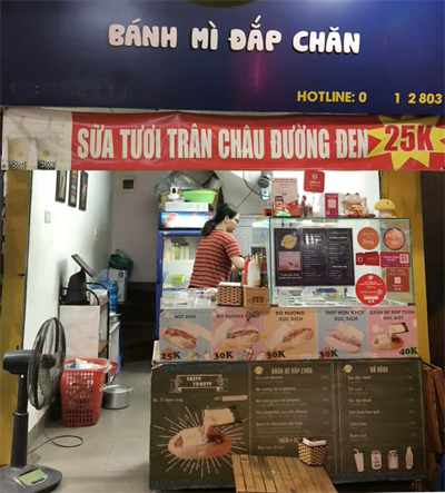 Quán mở bán cả ngày, từ sáng sớm cho tới 21h tối.