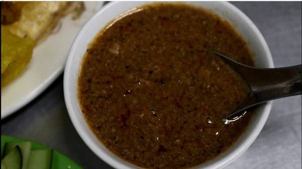 Nước chấm đặc biệt của bánh xèo bà Dưỡng Đà Nẵng
