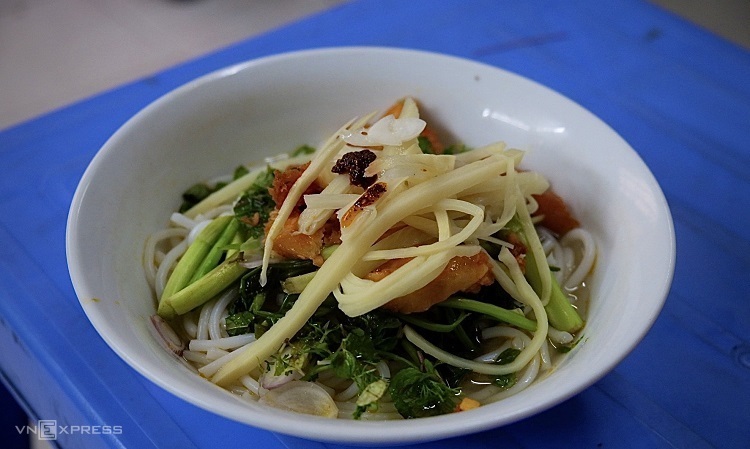 Bát bún cá Thái Bình có giá 35.000 đồng một bát.