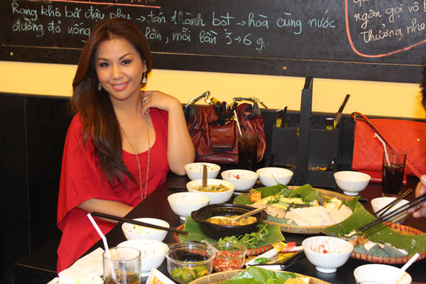 Ca sĩ Minh Tuyết.