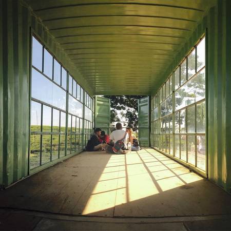 Quán cà phê container Cầu Đất