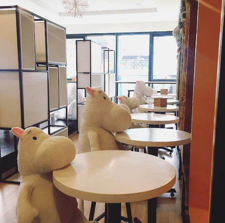 Giá cả quán cà phê cô đơn Hà Nội hợp lý