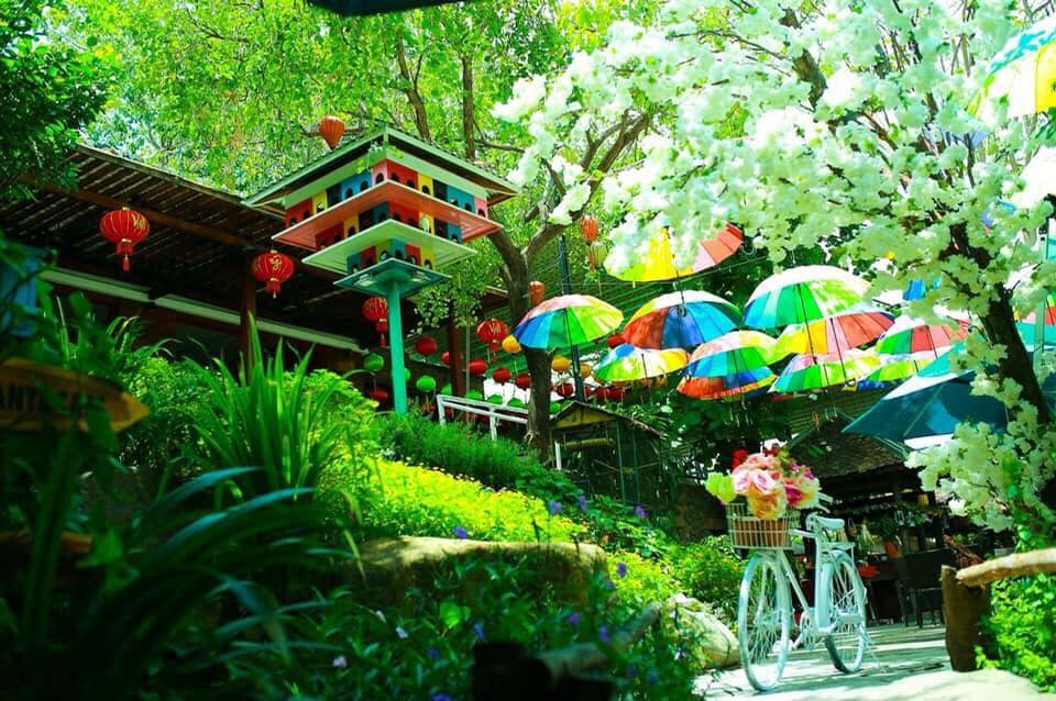 Sân vườn lãng mạn tại Hoa Đồng Nội