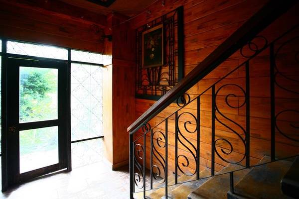 Đồ trang trí hoài cổ trong quán cà phê hoài niệm Đà Lạt
