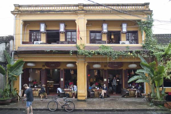 Cargo Club quán cà phê Hội An với thực đơn phong phú
