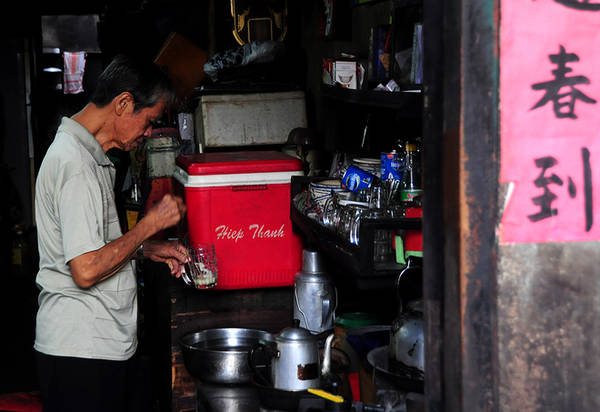 Quán cà phê kho Sài Gòn chú Thanh nằm sau chợ Thiếc quận 11