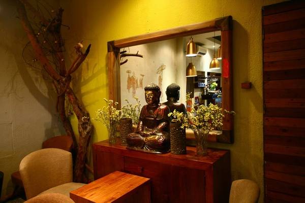 Thực đơn cà phê và nước hoa quả tại quán cà phê thiền Sài Gòn