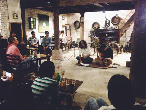 Đêm nhạc sống nhẹ nhàng ấm cúng tại quán